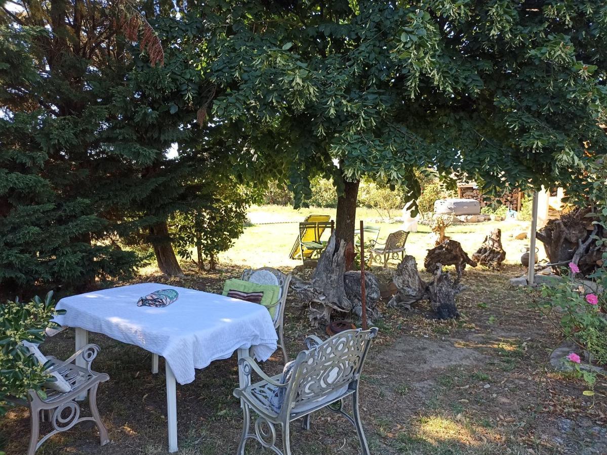 Un Jardin Sur La Colline Apartman Claveyson Kültér fotó